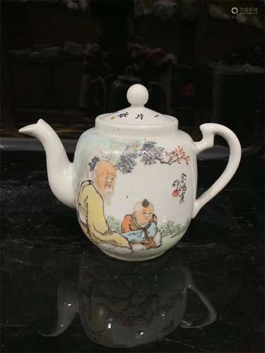 A Chinese Famille-Rose Porcelain Tea Pot