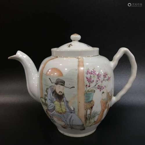 A Chinese Famille-Rose Porcelain Tea Pot