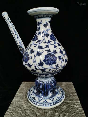 A Chinese Blue and White Porcelain Water Pot