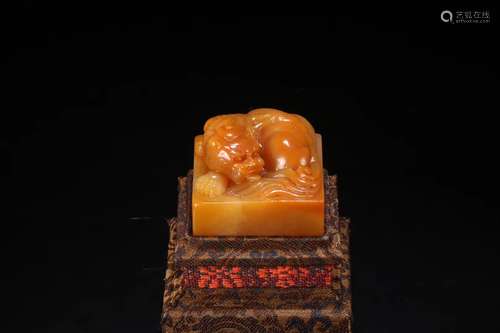 A Chinese Carved Shoushan Seal