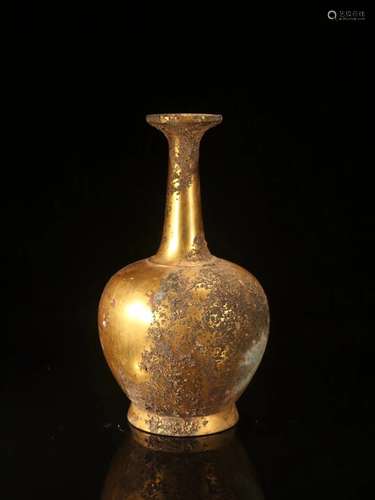 A Chinese Gilt Bronze Vase