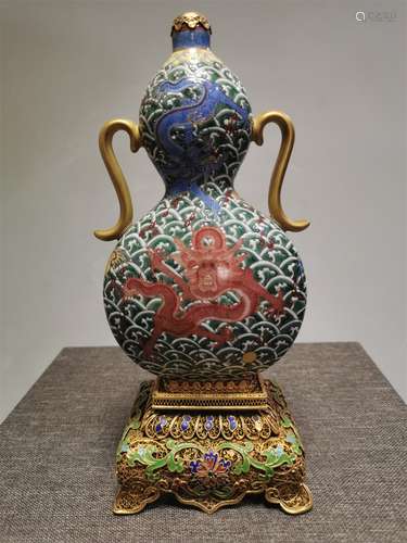 A Chinese Famille-Rose Porcelain Double Gourd Vase