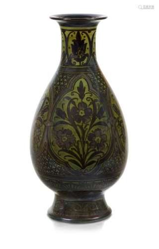 Richard Joyce (1873-1931), a Royal Lancastrian lustre vase Painted date cypher for Richard Joyce