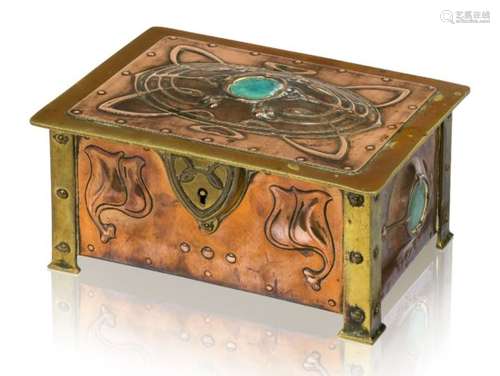 McVitie & Price, an Art Nouveau copper and brass jewelley box with hinged cover c.1910, stamped '