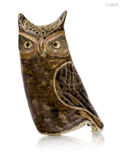 Rosemary Wren (1922-2013), a stoneware owl c.1975, signed, dated and stamped mark to base A stylised