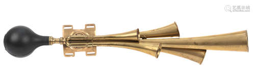 A four trumpet bulb horn,