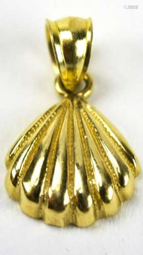 Estate Yellow Gold Clam Shell Necklace Pendant