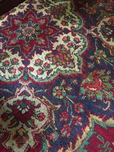 Iranian Tabriz Style Wool Rug / Carpet
