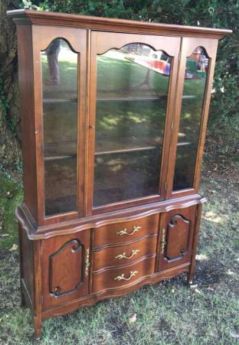 Bassett French Provincial Style Hutch / Breakfront