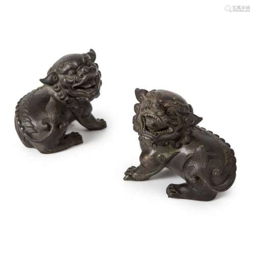 PAIR OF BRONZE 'LION' PAPERWEIGHTS QING DYNASTY, 18TH CENTURY