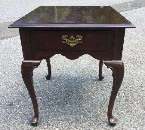 Queen Anne Style Side / End Table