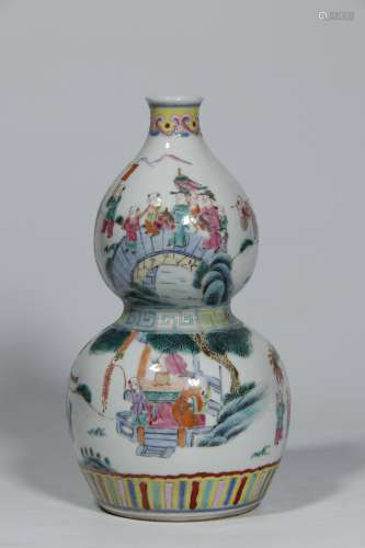 Famille Rose Figture Double Guard Vase