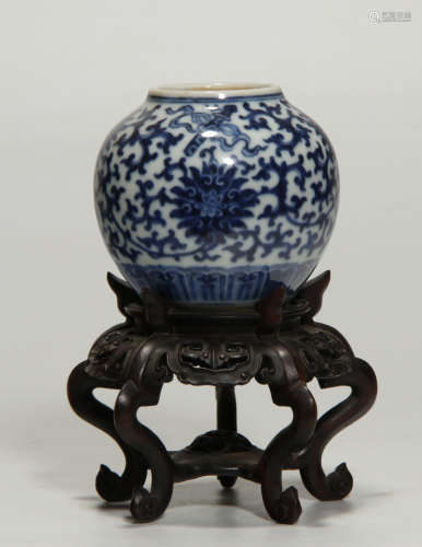 Qing Dynasity, Kien Lung Blue and White Jar