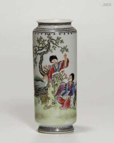 Min Guo, Famille Rose Figtures Vase