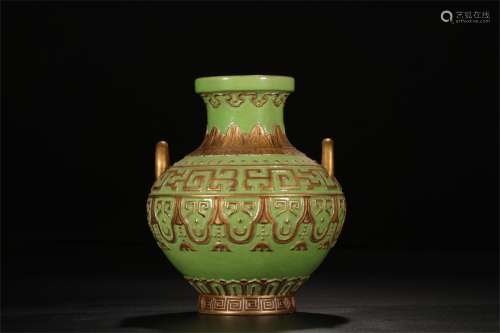 A Chinese Green Glazed Porcelain Vase