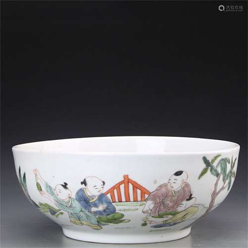 A Chinese Wu-Cai Glazed Porcelain Bowl