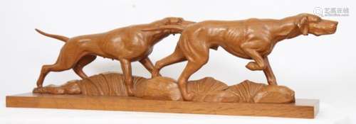 GROUPE EN BOIS SCULPTE 