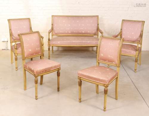 SALON CINQ PIECES EN BOIS LAQUE DIRECTOIRE En bois laqué, composé d'une banquette, [...]