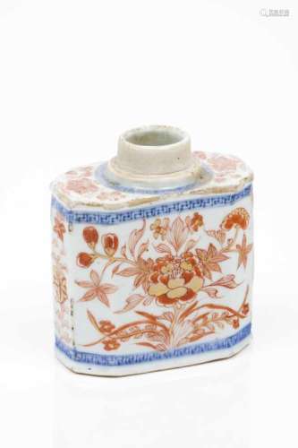 A tea caddyChinese export porcelainFloral polychrome Imari decorationKangxi reign (1662-1722)(