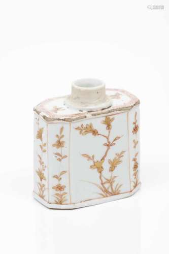 A tea caddyChinese export porcelainFloral gilt and iron oxide decorationQianlong reign (1736-1795)
