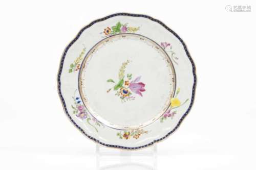 A scalloped plateChinese export porcelainFloral polychrome and gilt decorationJiaqing reign (1796-