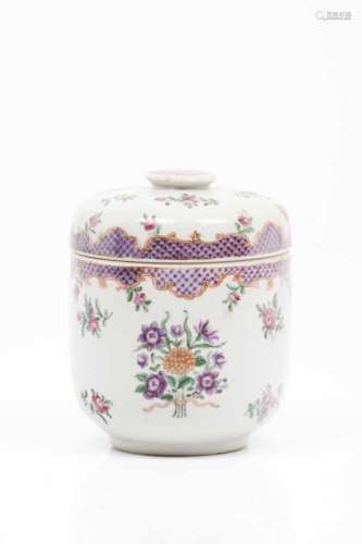 A sugar bowlChinese export porcelainFloral 