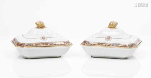 A pair of square entrée dishesChinese export porcelainPolychrome, gilt, rouge-de-fer and blue