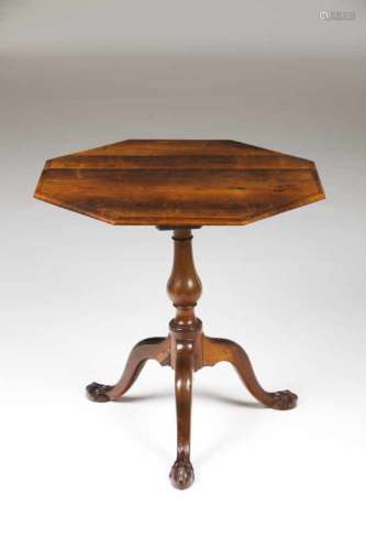 A D.José/D.Maria octagonal tripod tableRosewood and other timbersCentral pedestal ending in claw
