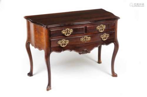A D.José style chest of drawersRosewoodScalloped topTwo short and one long drawerScalloped and