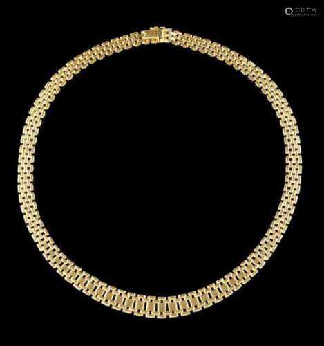 A choker necklacePortuguese goldArticulated, expanding chainOporto hallmark, 800/000 for 1938-1985