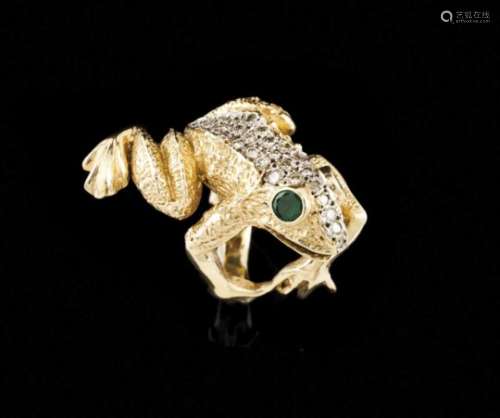 A ringGoldA frog set with 8/8 cut diamonds (ca.0.80ct) and two emeralds as eyesLisbon hallmark 375/