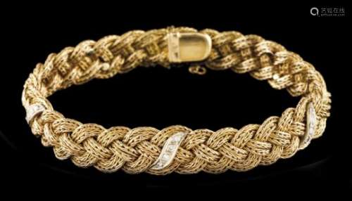 A braceletPortuguese bicoloured goldTwisted threads chain with applied elements set with small 8/8