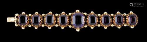 A braceletGoldBaroque style decoration set with 9 violet glass piecesMosquito hallmark 800/000