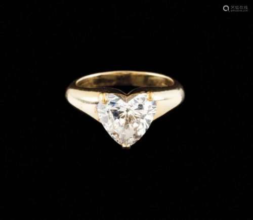 A ringGold solitaireSet with heart cut diamond (ca.2.20ct), of H/I colour and SI purityLisbon