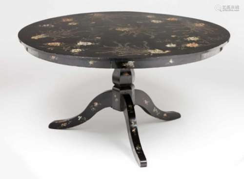 A tripod tableBlack lacquered woodMother-of-pearl inlaid birds and flowers decorationOriental