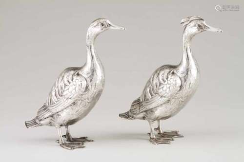 A pair of ducksEuropean silverMoulded and chiselledSpanish hallmark, 20th century 915/000 and same