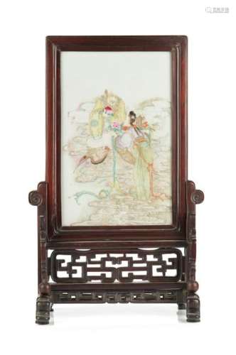 FAMILLE ROSE PORCELAIN SCREEN ON WOOD STAND