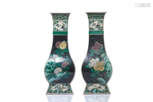 PAIR OF KANGXI FAMILLE NOIRE PORCELAIN VASES