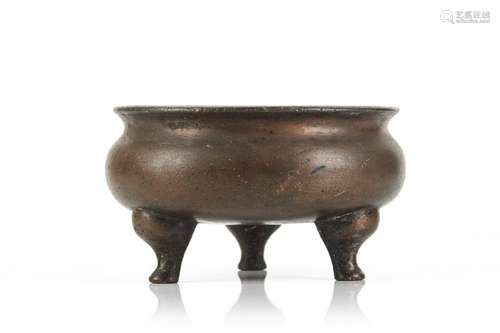 CHINESE BRONZE TRIPOD CIRCULAR CENSER