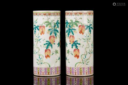 PAIR OF FAMILLE ROSE PORCELAIN HAT STAND VASES