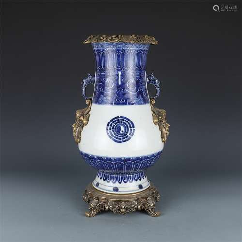 A Chinese Blue and White Porcelain Vase with Gilt Bronze Inlaid