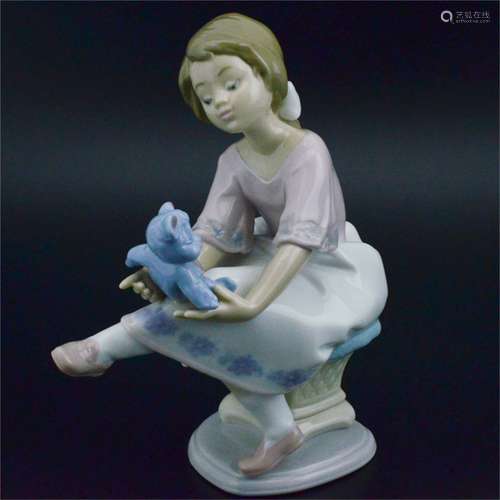 A Spain LLADRO Porcelain Figure