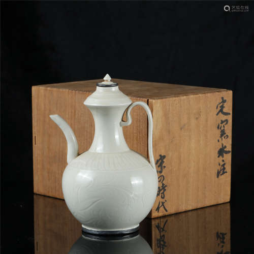 A Chinese Ding-Type Glazed Porcelain Wine Pot