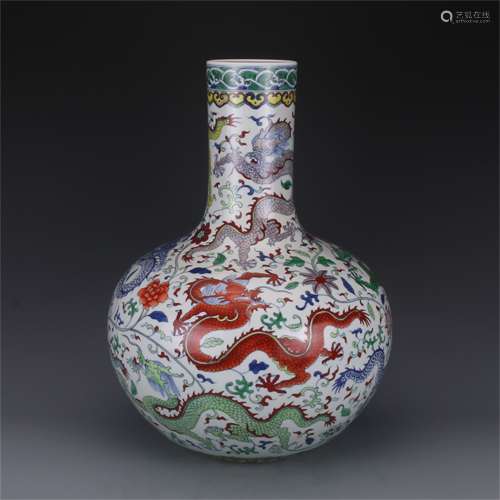 A Chinese Dou-Cai Glazed Porcelain Vase