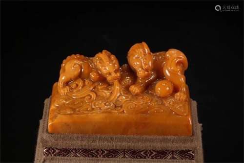 A Chinese Carved Tianhuang Seal