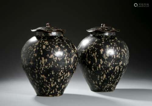 Pair Jizhou Tortoise-Shell Glaze Jars/Covers