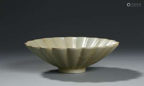 Chinese Longquan Celadon Glazed Lobed Bowl