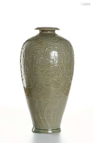 Chinese 'Yue' Celadon-Glazed Meiping Vase