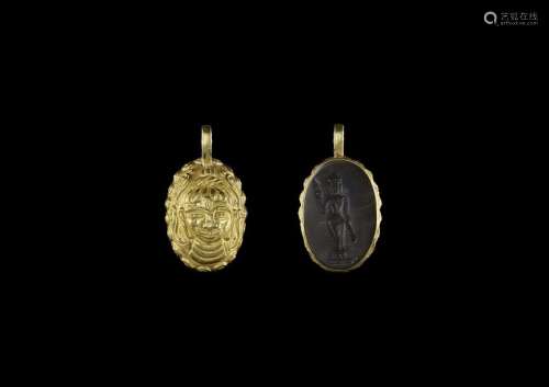 A CHAM GOLD PENDANT WITH STONE INTAGLIO DEPICTING …