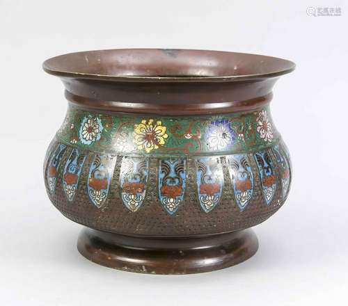 Large cloisonné cach